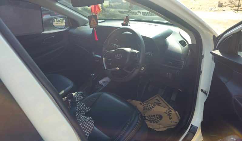 
								Hyundai i20 Sportz full									