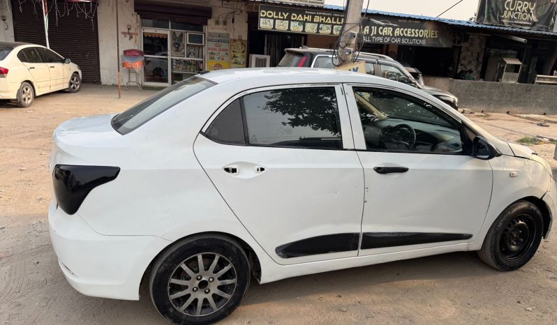 
								Hyundai xcent 2018 .taxi no. full									