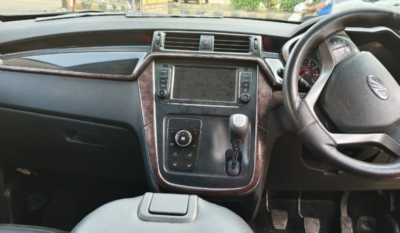 
								Mahindra kuv 100 k8 65 g 2018 full									
