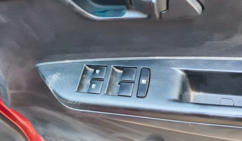 
								Mahindra kuv 100 k8 65 g 2018 full									