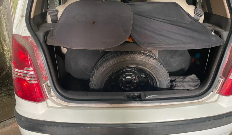 
								🚗 Hyundai Santro 📅 Model: 2012 👤 Owner: 1 ⚙️ Fuel: CNG (Passed) 📍 KM 1 + full									