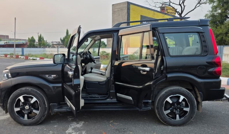 
								🚙 Mahindra Scorpio S (2023 Model) 📅 Model Year: 2023 👤 Owner: First Owner 🛞 Kilometers Driven: 45,000 km 🛡️ Insurance: Full Insurance (Bumper to Bumper) 🔑 Keys: Both Original Keys Available ⚙️ Condition: All Original 📍 Location: BAGHPAT full									